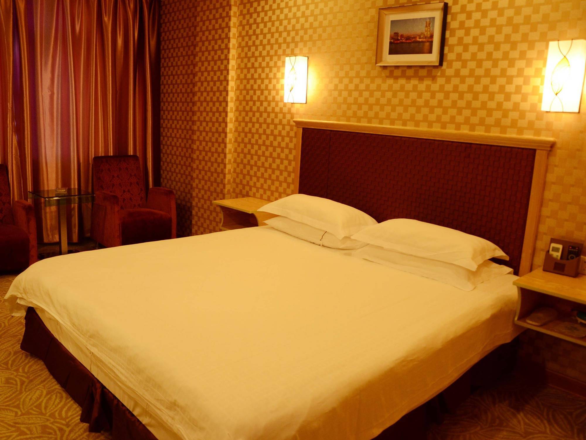 Omeiga Business Hotel Іу Екстер'єр фото