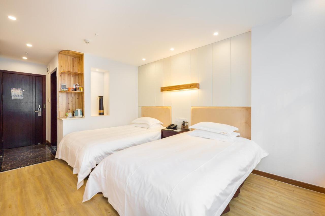 Omeiga Business Hotel Іу Екстер'єр фото